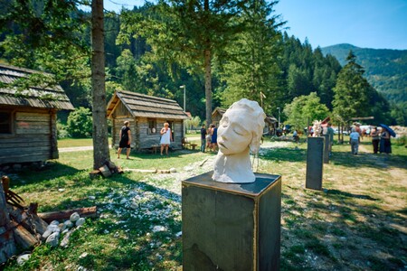 Razstava NAPLAVIME v etno vasi (foto Janez Kotar)